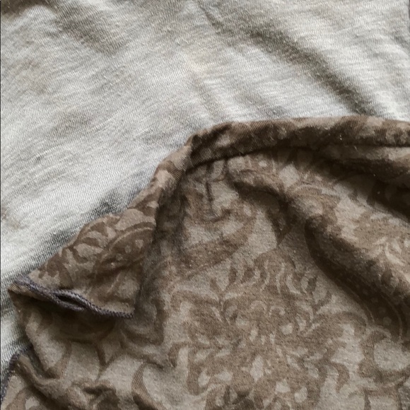 Urban outfitters gray pocket t  EXTRA FREE TOP - Picture 5 of 7